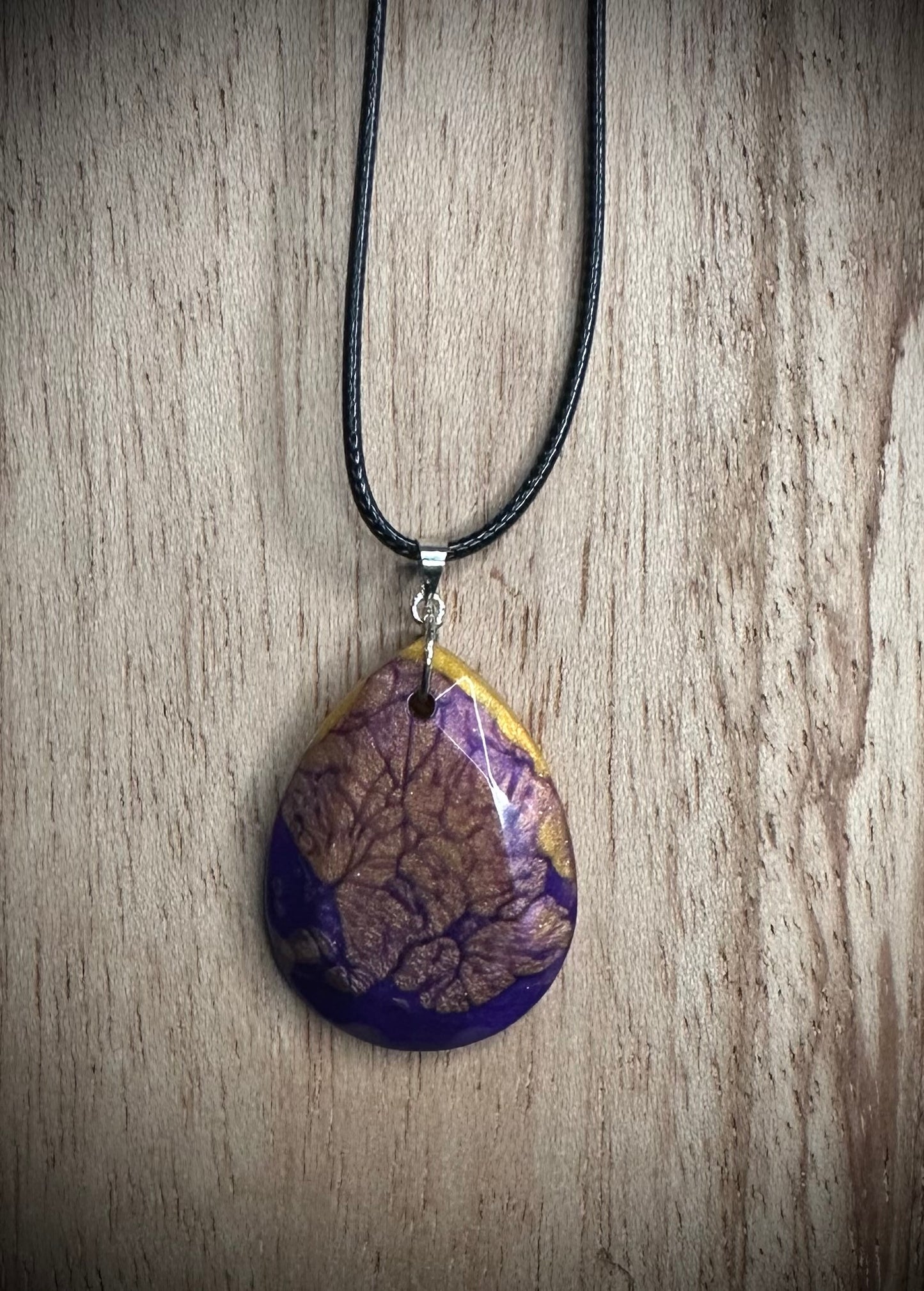 Leaf Pendant Necklace