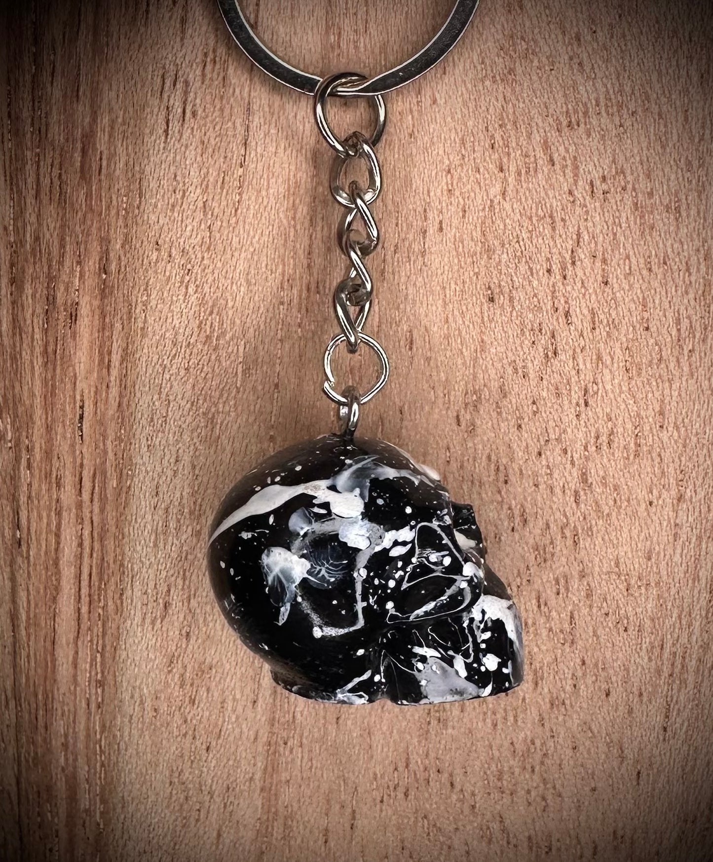 Black and White Splash Skull Keyring