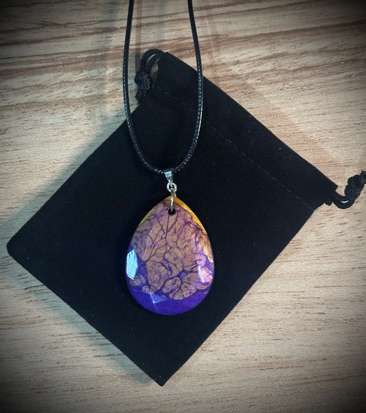 Leaf Pendant Necklace